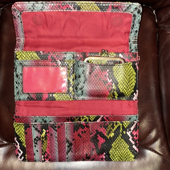 Kenneth Cole Reaction Multicoloured Faux Croc Skin Wallet - Picture 11 of 16